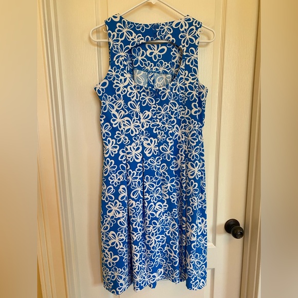 AGB Sleeveless Dress w/ Cutout - Picture 2 of 5